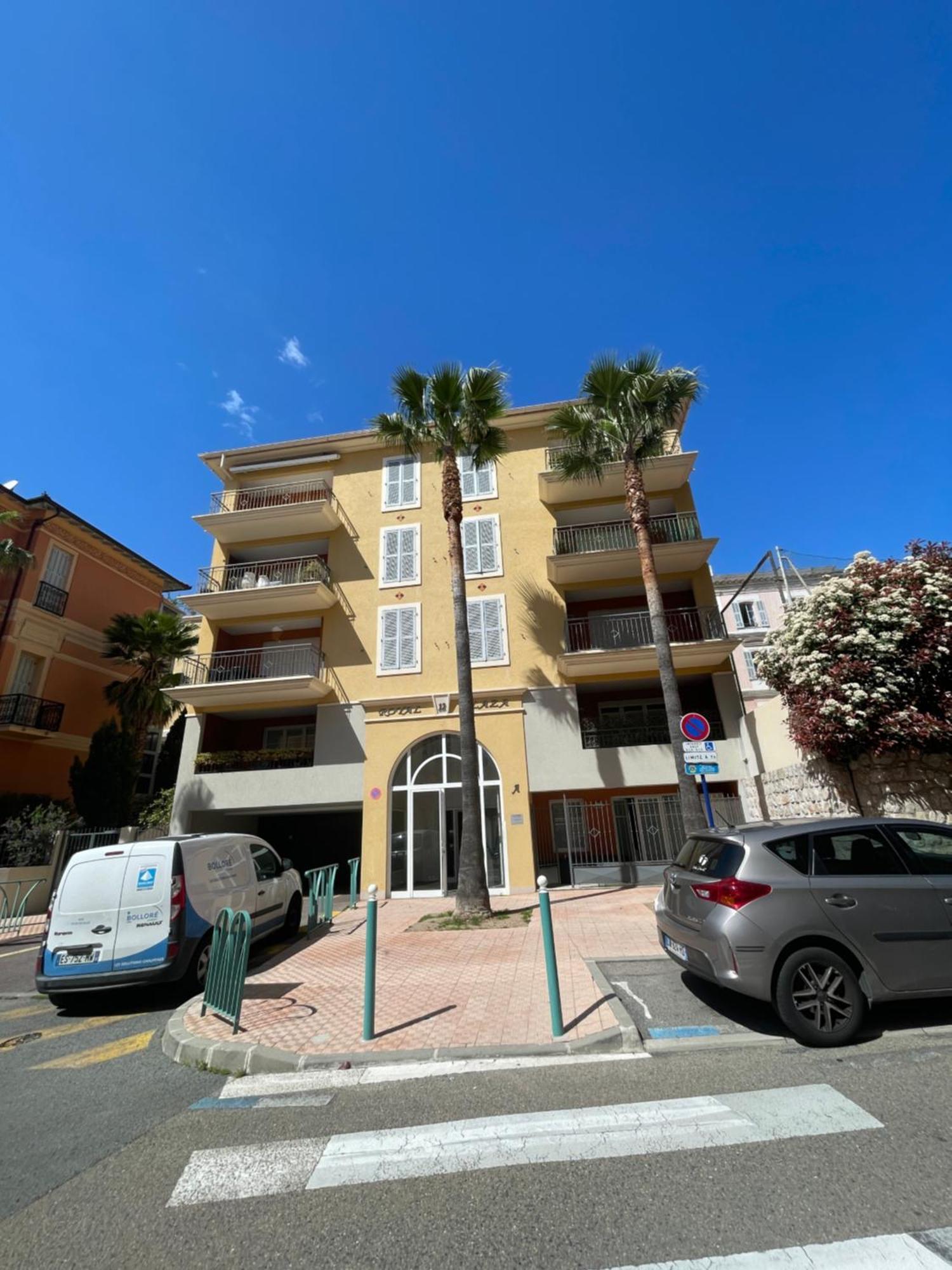 Royal Plazza, Beau T2 Centre Ville, Parking Μεντόν Εξωτερικό φωτογραφία